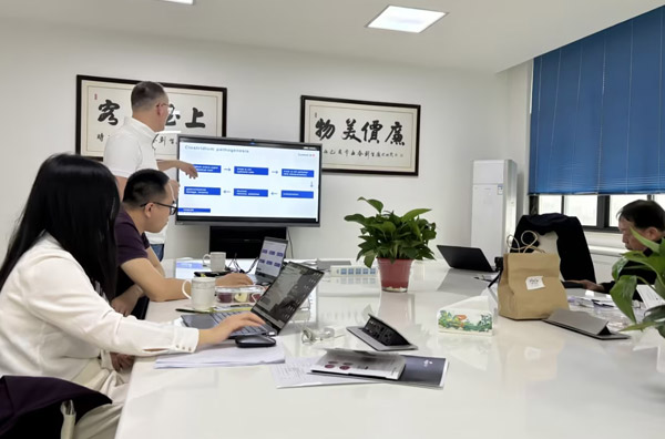 加强国际合作，韩国客户来访惠嘉！